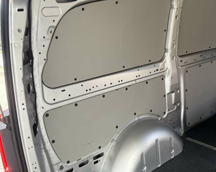 Серый Мерседес Вито, объемом двигателя 2 л и пробегом 125 тыс. км за 28499 $, фото 29 на Automoto.ua