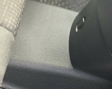 Серый Мерседес Вито, объемом двигателя 2 л и пробегом 125 тыс. км за 28499 $, фото 40 на Automoto.ua