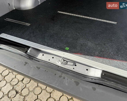 Серый Мерседес Вито, объемом двигателя 2 л и пробегом 125 тыс. км за 28499 $, фото 32 на Automoto.ua