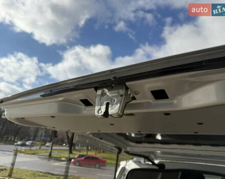 Серый Мерседес Вито, объемом двигателя 2 л и пробегом 125 тыс. км за 28499 $, фото 34 на Automoto.ua