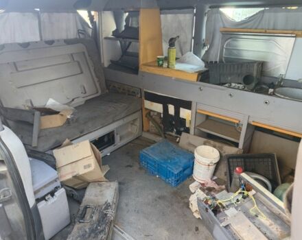 Серый Мерседес Вито, объемом двигателя 2 л и пробегом 999 тыс. км за 1725 $, фото 6 на Automoto.ua