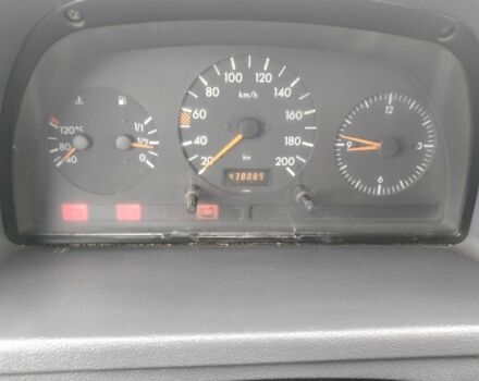 Мерседес Віто 1998 у Пятихатках на Automoto.ua Сірий Мерседес Віто, об'ємом двигуна 2.3 л та пробігом 438 тис. км за 4000 $, фото 4 на Automoto.ua