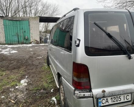 Сірий Мерседес Віто, об'ємом двигуна 2.3 л та пробігом 300 тис. км за 2200 $, фото 3 на Automoto.ua