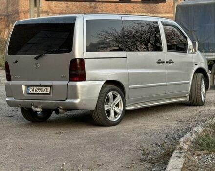 Серый Мерседес Вито, объемом двигателя 2.2 л и пробегом 400 тыс. км за 4000 $, фото 3 на Automoto.ua