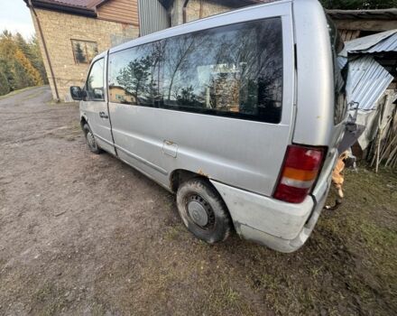 Серый Мерседес Вито, объемом двигателя 2.2 л и пробегом 480 тыс. км за 1300 $, фото 3 на Automoto.ua