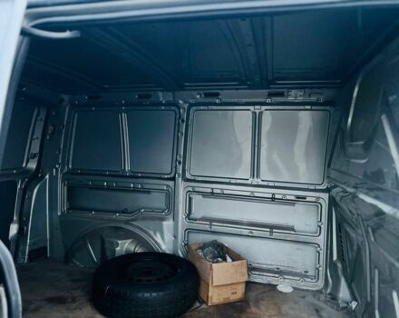 Серый Мерседес Вито, объемом двигателя 2.2 л и пробегом 318 тыс. км за 2850 $, фото 8 на Automoto.ua