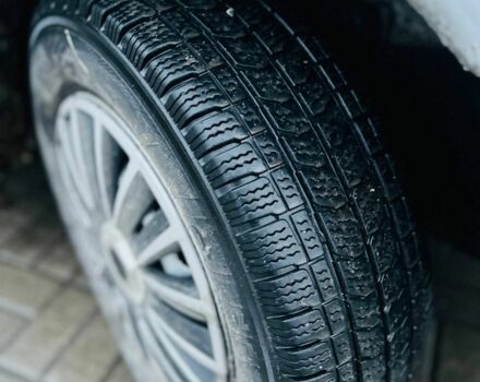 Серый Мерседес Вито, объемом двигателя 2.2 л и пробегом 318 тыс. км за 2850 $, фото 6 на Automoto.ua