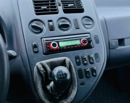 Серый Мерседес Вито, объемом двигателя 2.2 л и пробегом 318 тыс. км за 2850 $, фото 4 на Automoto.ua