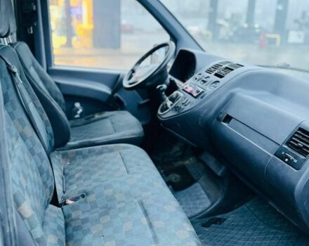 Серый Мерседес Вито, объемом двигателя 2.2 л и пробегом 318 тыс. км за 2850 $, фото 7 на Automoto.ua