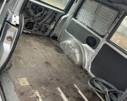 Сірий Мерседес Віто, об'ємом двигуна 2.2 л та пробігом 444 тис. км за 3000 $, фото 13 на Automoto.ua