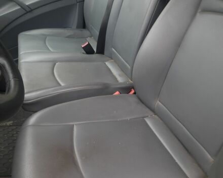 Серый Мерседес Вито, объемом двигателя 2.2 л и пробегом 363 тыс. км за 5300 $, фото 3 на Automoto.ua