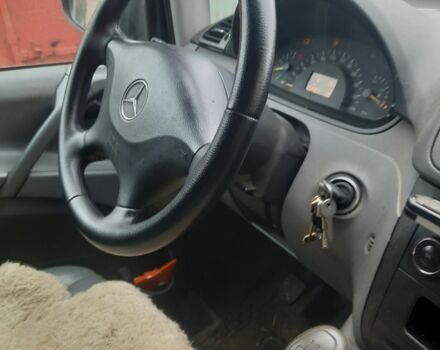 Серый Мерседес Вито, объемом двигателя 2.2 л и пробегом 363 тыс. км за 5300 $, фото 5 на Automoto.ua