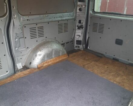 Серый Мерседес Вито, объемом двигателя 2.2 л и пробегом 363 тыс. км за 5300 $, фото 4 на Automoto.ua