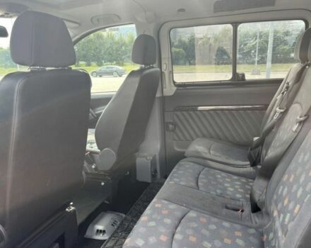 Серый Мерседес Вито, объемом двигателя 2.2 л и пробегом 255 тыс. км за 4142 $, фото 6 на Automoto.ua