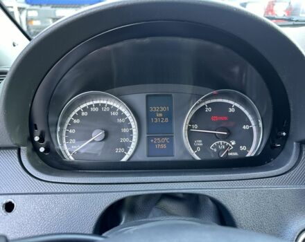 Серый Мерседес Вито, объемом двигателя 2.1 л и пробегом 330 тыс. км за 10300 $, фото 14 на Automoto.ua