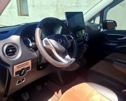 Серый Мерседес Вито, объемом двигателя 1.6 л и пробегом 105 тыс. км за 20000 $, фото 5 на Automoto.ua