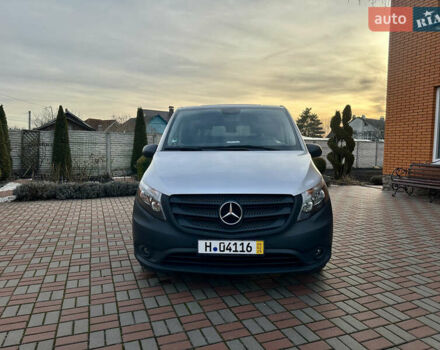 Серый Мерседес Вито, объемом двигателя 2 л и пробегом 220 тыс. км за 22800 $, фото 3 на Automoto.ua