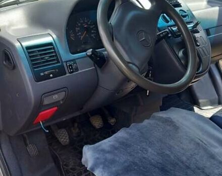 Серый Мерседес Вито, объемом двигателя 2.3 л и пробегом 265 тыс. км за 5500 $, фото 3 на Automoto.ua