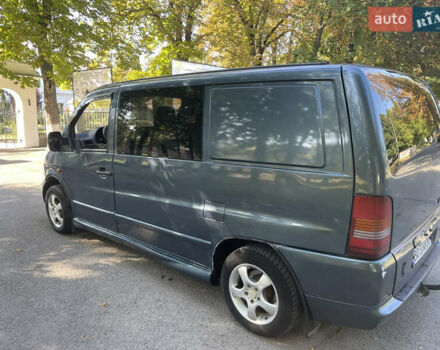 Серый Мерседес Вито, объемом двигателя 2.3 л и пробегом 376 тыс. км за 2650 $, фото 3 на Automoto.ua