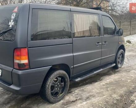 Серый Мерседес Вито, объемом двигателя 2.3 л и пробегом 500 тыс. км за 6200 $, фото 2 на Automoto.ua