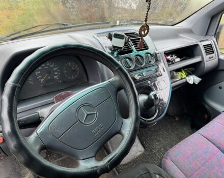 Серый Мерседес Вито, объемом двигателя 2.3 л и пробегом 300 тыс. км за 3000 $, фото 3 на Automoto.ua