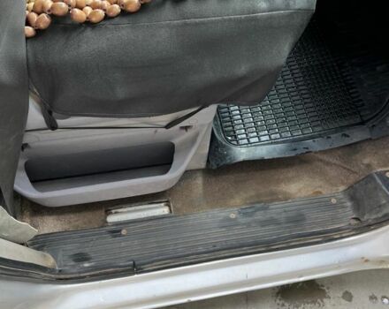 Серый Мерседес Вито, объемом двигателя 2.1 л и пробегом 520 тыс. км за 4697 $, фото 7 на Automoto.ua