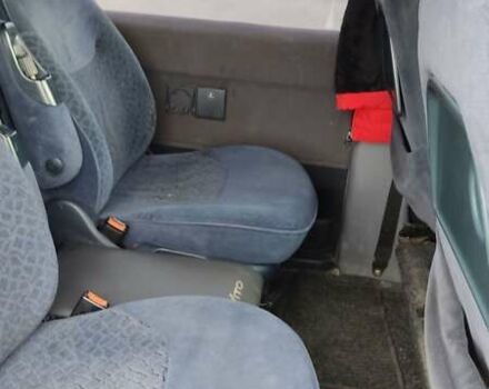 Серый Мерседес Вито, объемом двигателя 2.2 л и пробегом 488 тыс. км за 6000 $, фото 2 на Automoto.ua