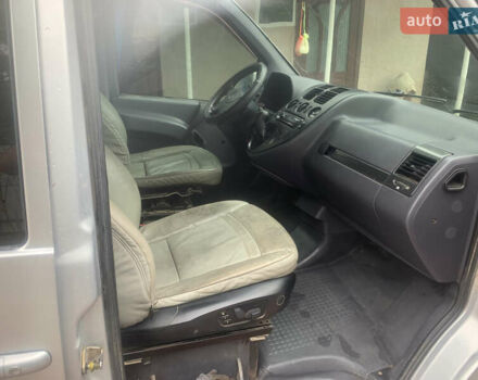 Серый Мерседес Вито, объемом двигателя 2.1 л и пробегом 300 тыс. км за 4500 $, фото 7 на Automoto.ua