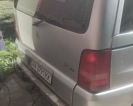 Серый Мерседес Вито, объемом двигателя 2.15 л и пробегом 150 тыс. км за 4000 $, фото 4 на Automoto.ua