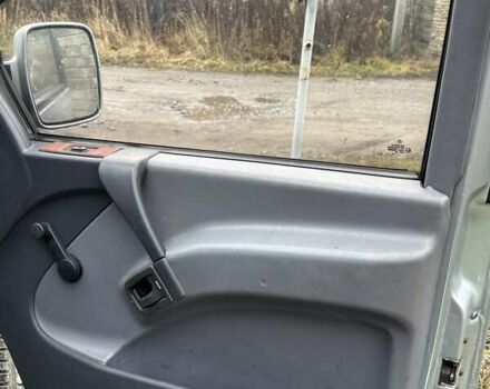 Серый Мерседес Вито, объемом двигателя 2.3 л и пробегом 461 тыс. км за 3750 $, фото 9 на Automoto.ua