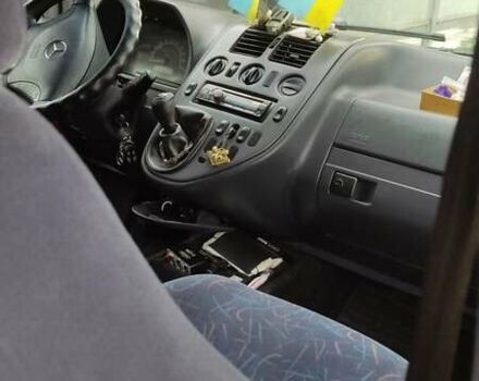 Серый Мерседес Вито, объемом двигателя 2.2 л и пробегом 488 тыс. км за 6000 $, фото 4 на Automoto.ua