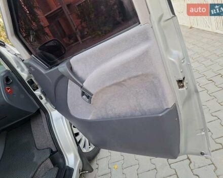 Сірий Мерседес Віто, об'ємом двигуна 2.15 л та пробігом 445 тис. км за 6700 $, фото 48 на Automoto.ua