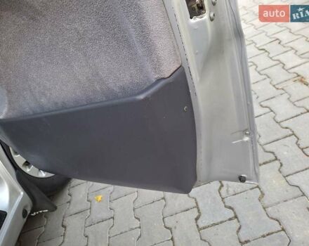 Сірий Мерседес Віто, об'ємом двигуна 2.15 л та пробігом 445 тис. км за 6700 $, фото 49 на Automoto.ua