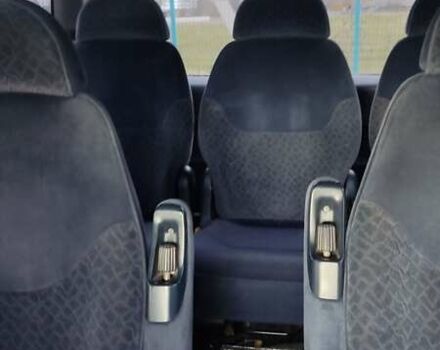 Серый Мерседес Вито, объемом двигателя 2.2 л и пробегом 488 тыс. км за 6000 $, фото 5 на Automoto.ua