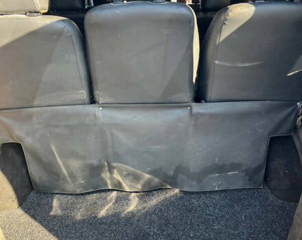 Серый Мерседес Вито, объемом двигателя 2.15 л и пробегом 400 тыс. км за 5100 $, фото 5 на Automoto.ua