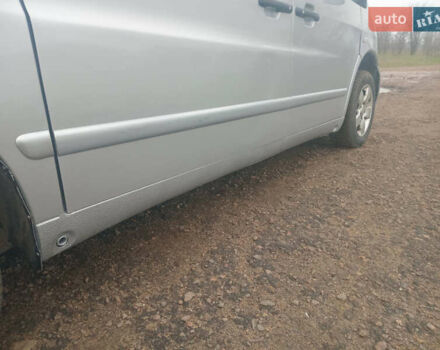 Серый Мерседес Вито, объемом двигателя 2.15 л и пробегом 296 тыс. км за 4900 $, фото 3 на Automoto.ua