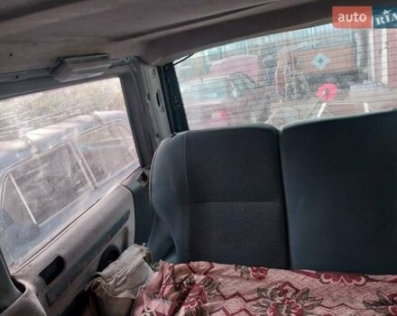 Сірий Мерседес Віто, об'ємом двигуна 2.15 л та пробігом 500 тис. км за 2700 $, фото 8 на Automoto.ua