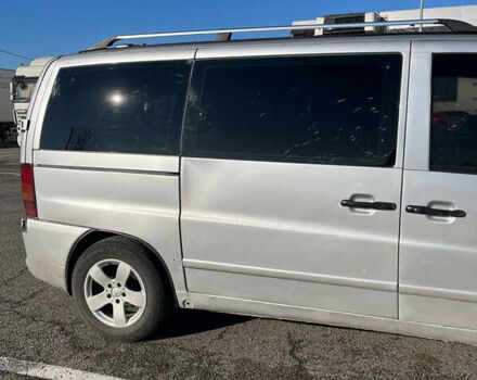 Серый Мерседес Вито, объемом двигателя 2.15 л и пробегом 400 тыс. км за 5100 $, фото 2 на Automoto.ua