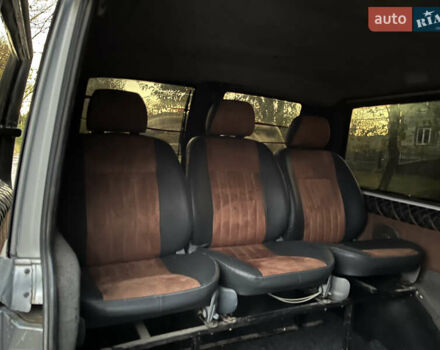 Серый Мерседес Вито, объемом двигателя 2.15 л и пробегом 350 тыс. км за 5200 $, фото 15 на Automoto.ua