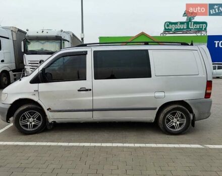 Серый Мерседес Вито, объемом двигателя 2.15 л и пробегом 349 тыс. км за 3950 $, фото 7 на Automoto.ua