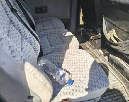 Серый Мерседес Вито, объемом двигателя 2.2 л и пробегом 240 тыс. км за 5400 $, фото 13 на Automoto.ua