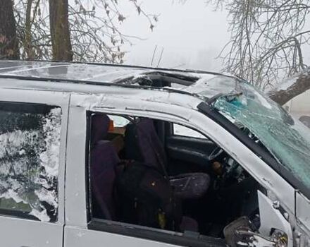 Серый Мерседес Вито, объемом двигателя 2.15 л и пробегом 450 тыс. км за 1500 $, фото 8 на Automoto.ua