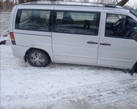 Серый Мерседес Вито, объемом двигателя 2.2 л и пробегом 400 тыс. км за 1000 $, фото 7 на Automoto.ua