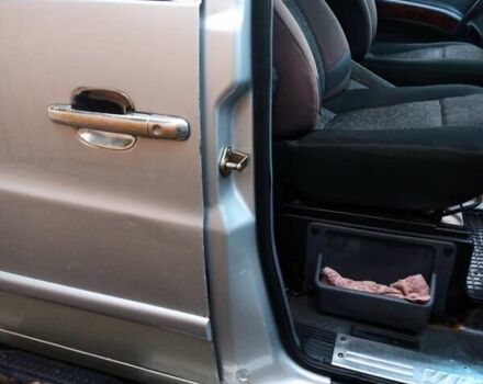 Серый Мерседес Вито, объемом двигателя 2.15 л и пробегом 400 тыс. км за 5541 $, фото 18 на Automoto.ua