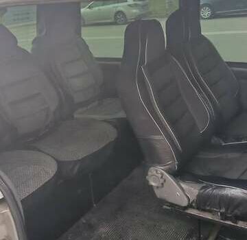 Серый Мерседес Вито, объемом двигателя 2.15 л и пробегом 500 тыс. км за 3000 $, фото 2 на Automoto.ua