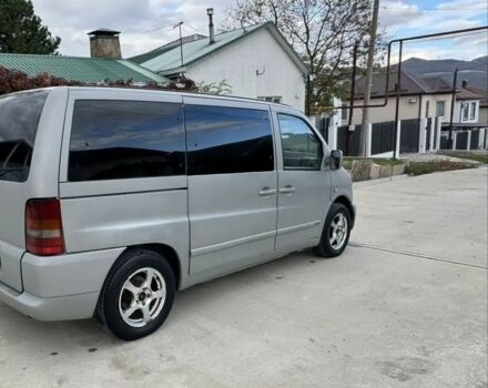 Серый Мерседес Вито, объемом двигателя 2.15 л и пробегом 268 тыс. км за 2627 $, фото 2 на Automoto.ua