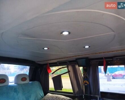 Серый Мерседес Вито, объемом двигателя 2.15 л и пробегом 400 тыс. км за 5541 $, фото 5 на Automoto.ua