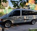 Серый Мерседес Вито, объемом двигателя 2.2 л и пробегом 300 тыс. км за 3400 $, фото 1 на Automoto.ua