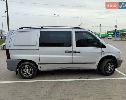 Серый Мерседес Вито, объемом двигателя 2.15 л и пробегом 349 тыс. км за 3950 $, фото 3 на Automoto.ua