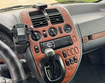 Серый Мерседес Вито, объемом двигателя 2.15 л и пробегом 268 тыс. км за 2627 $, фото 5 на Automoto.ua